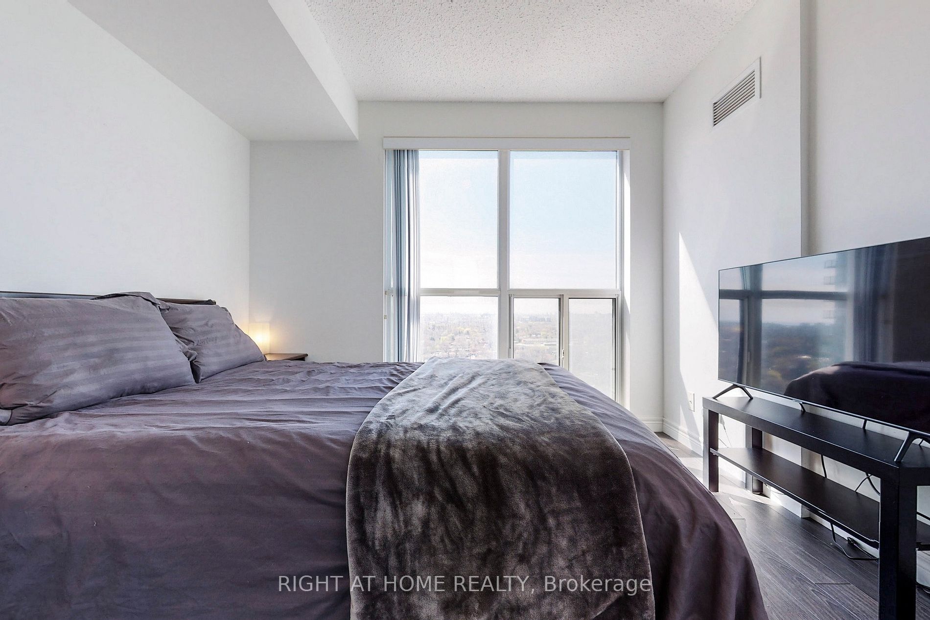 50 Town Centre Crt 1911