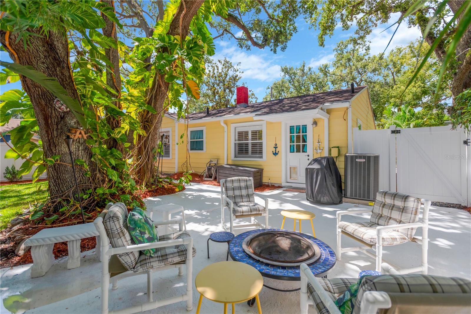 3129 W Villa Rosa Street