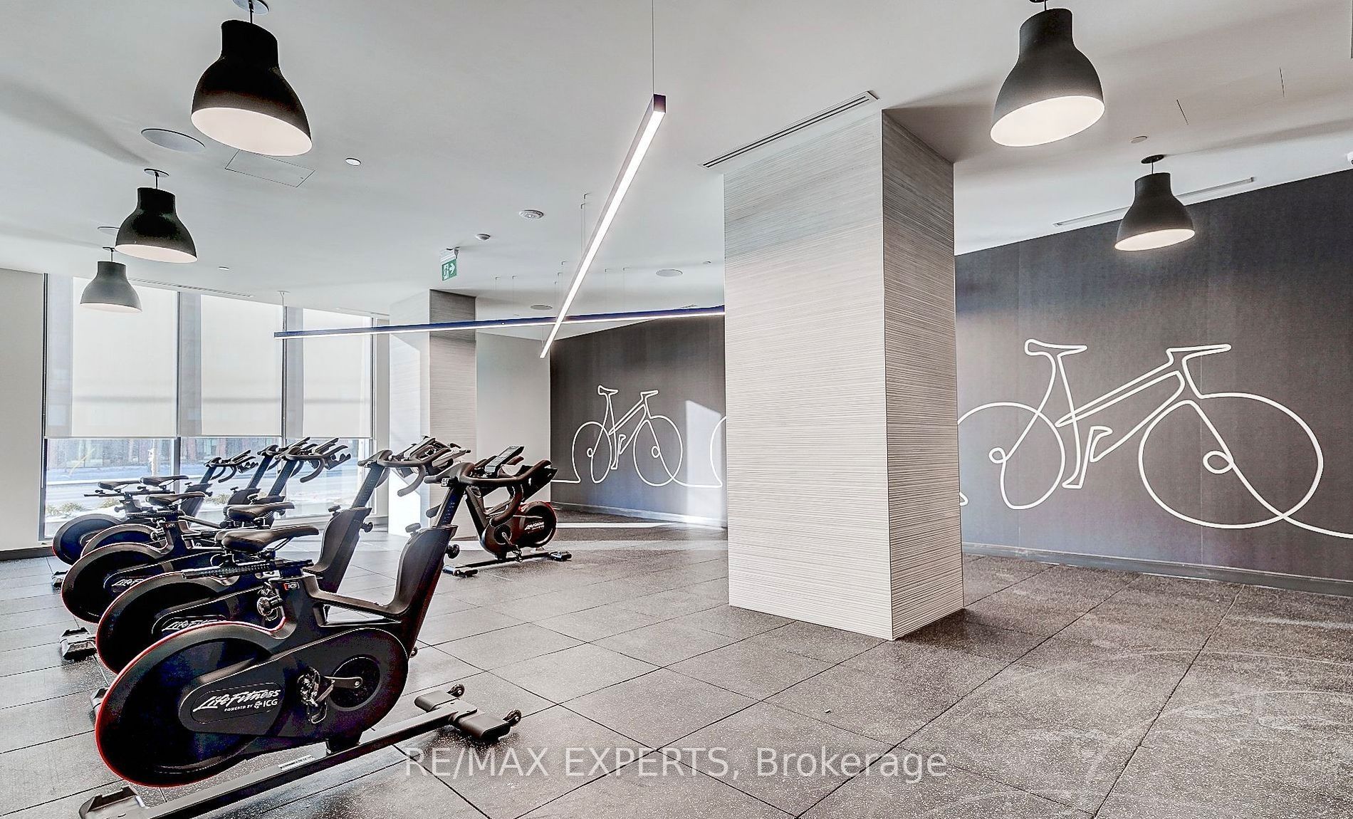 2545 N Simcoe St 2414