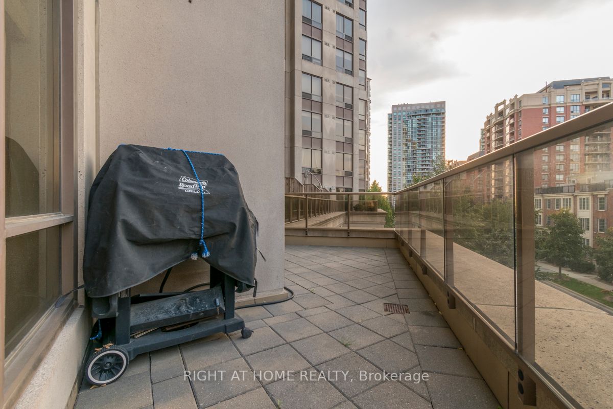 80 Harrison Garden Blvd 316