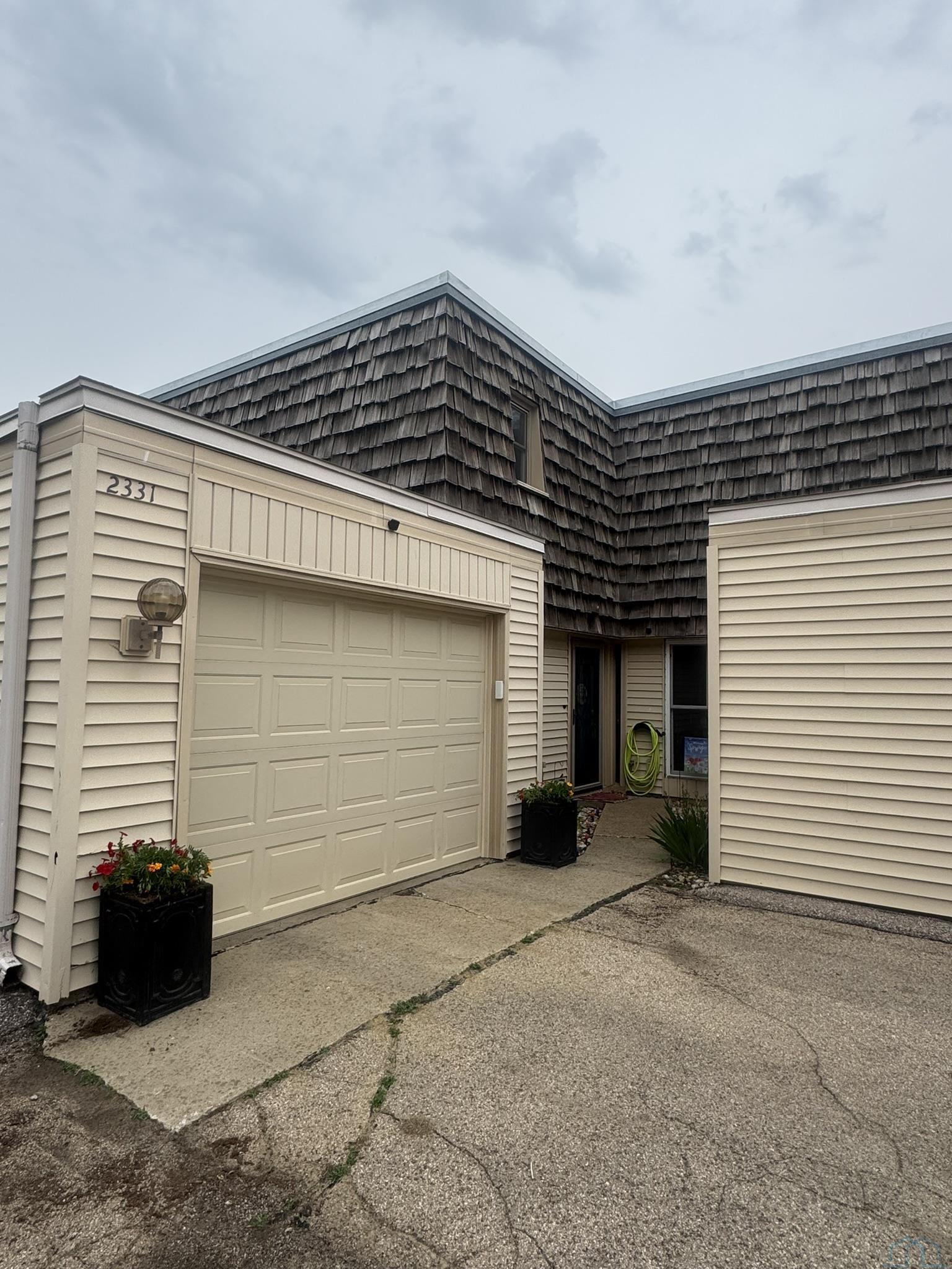 2331 Indian Hills Drive