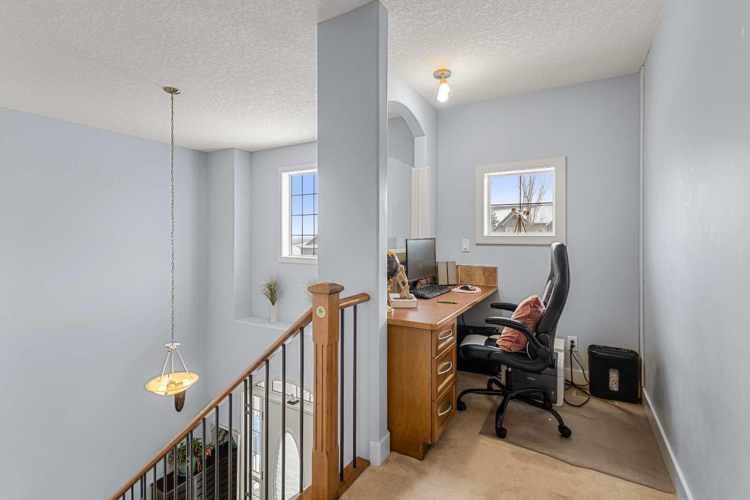 86 Royal Ridge Mount NW