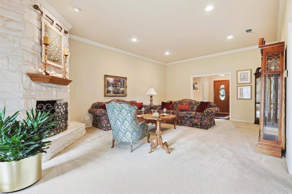 1512 Estates Way
