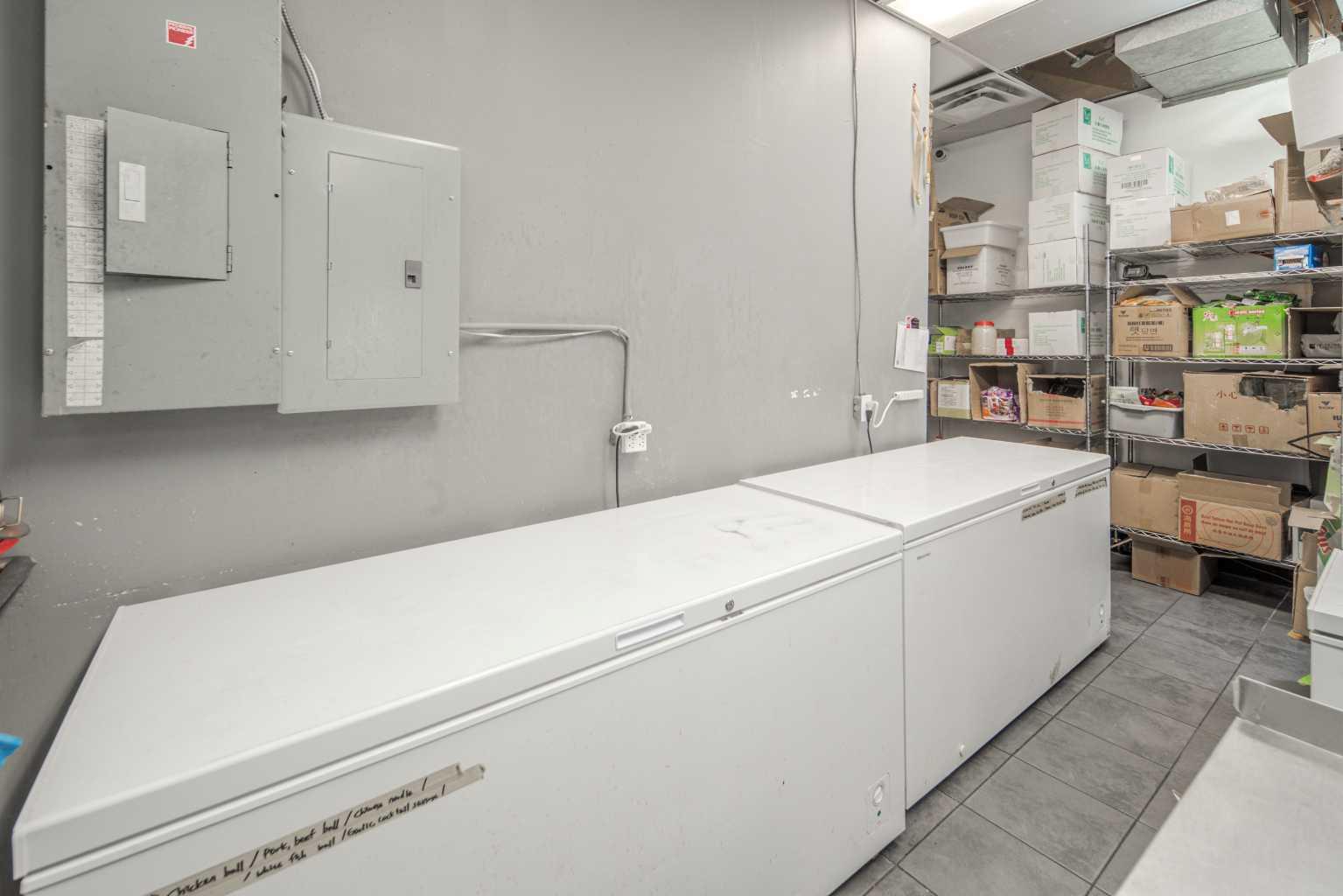 2111 Centre Street NW