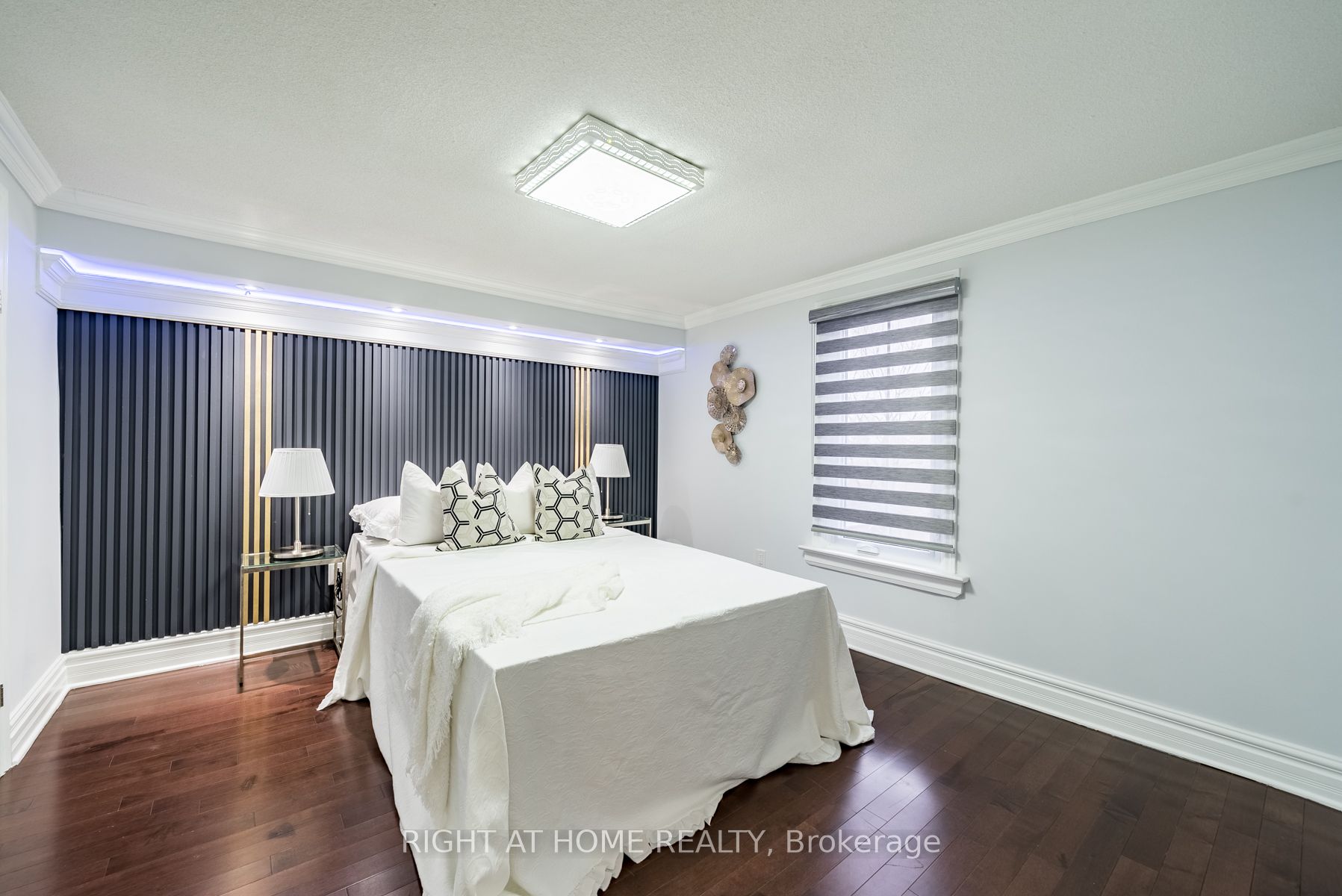 124 Guelph St