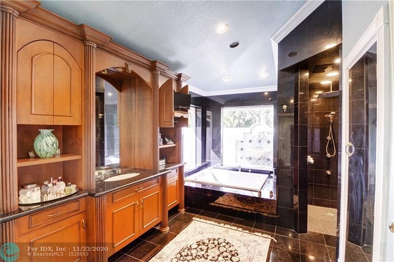 7630 W Upper Ridge Dr