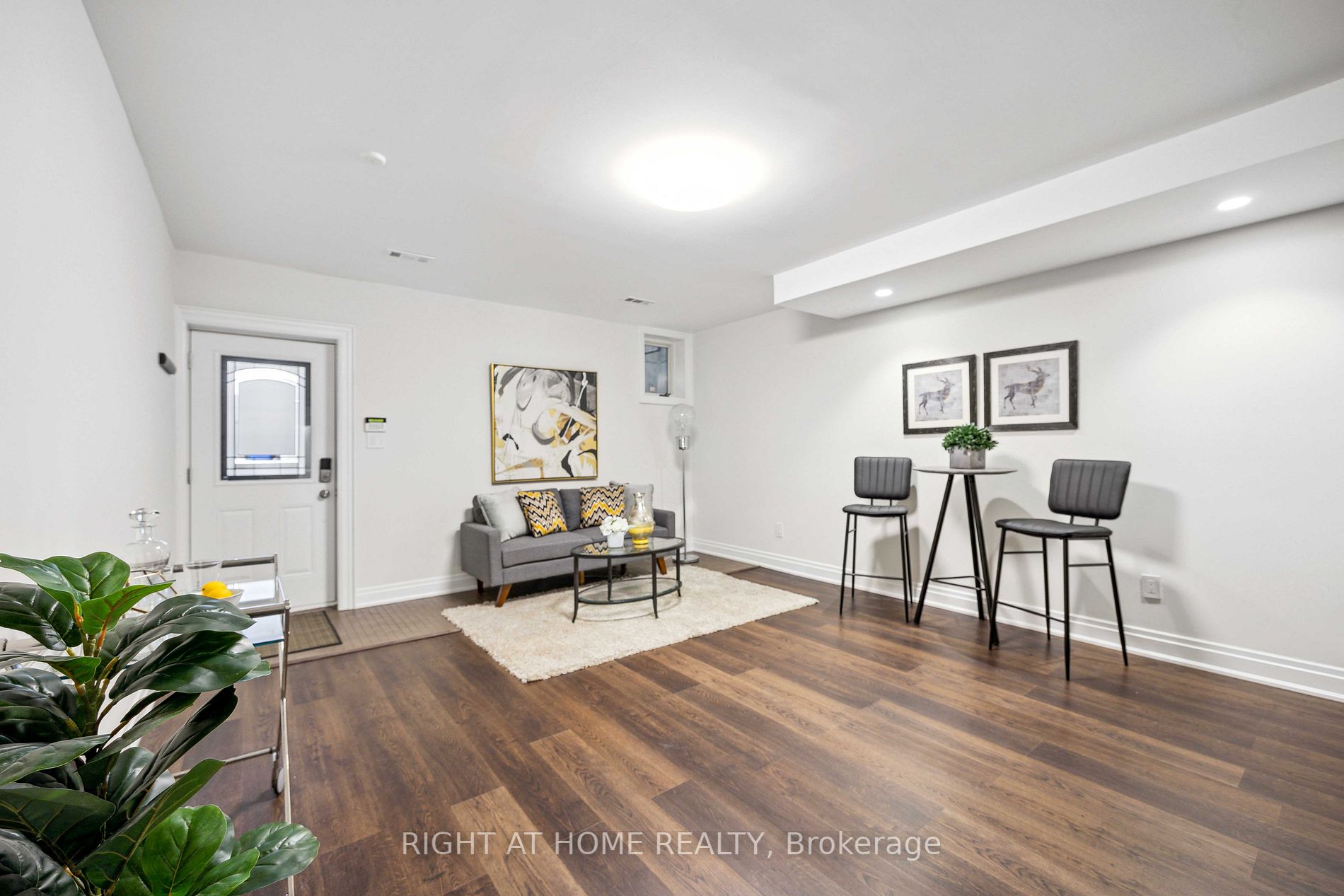 212 Walmer Rd