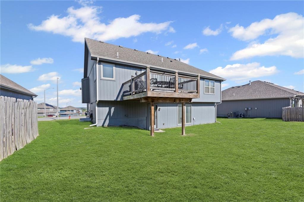 6720 N Cypress Avenue