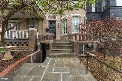 2421 1st Street NW