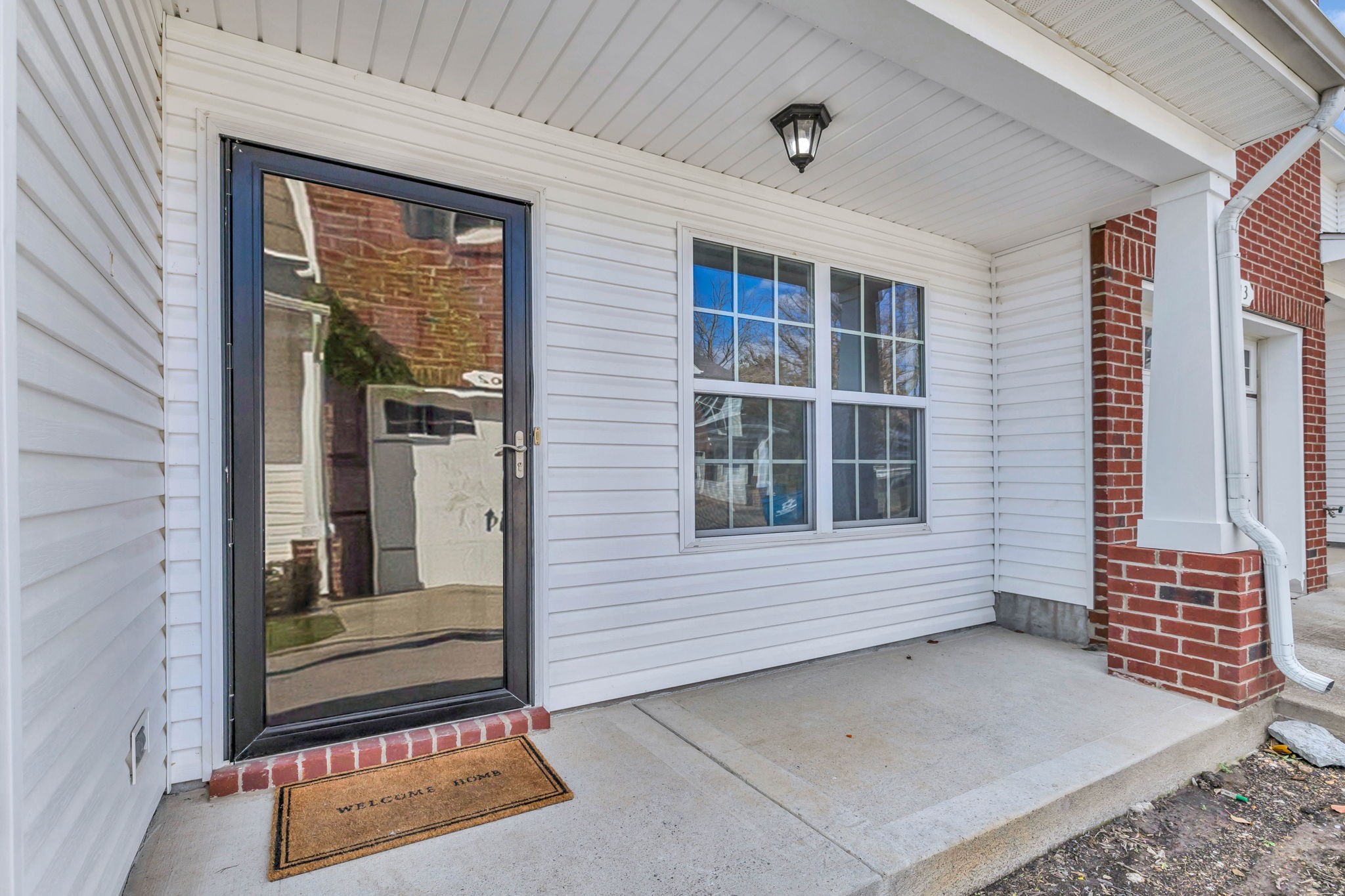 611 Bonneville Ln