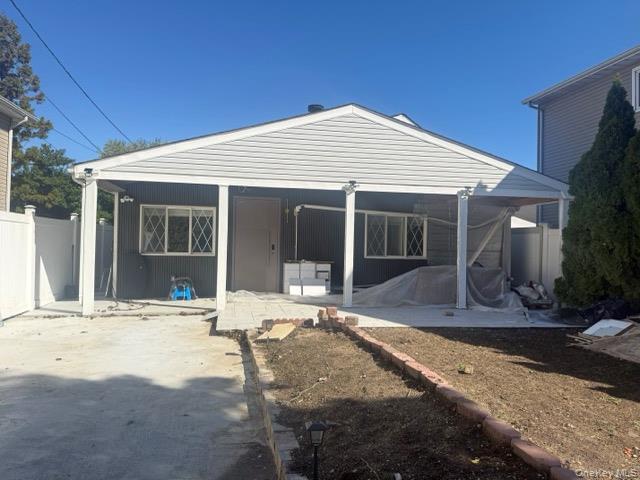 Welcome to this fully renovated single dwelling home located in the highly sought-after Bethpage School District.
This sun-filled residence provides 3 bedrooms and 2 full bathrooms, blending modern design with everyday comfort. The spacious living room flows seamlessly into a stylish, updated kitchen, while the newly finished bathrooms and cozy bedrooms create a warm and inviting atmosphere.
Enjoy a 40x100 lot with low property taxes of just $12,255. The home is conveniently located near H-Mart and local  supermarkets, with easy access to shopping, dining, and transportation.
Only minutes to Bethpage Community Park, featuring a swimming pool, ice rink, and sports fields .