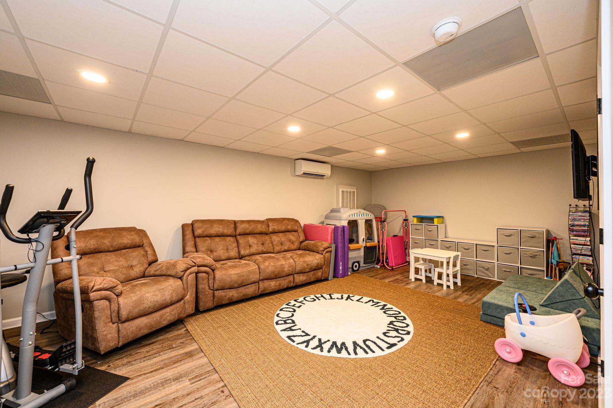 62 W Highland Avenue