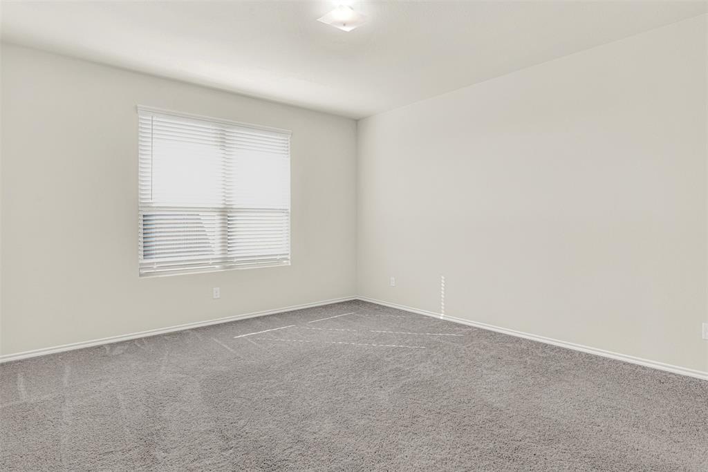 949 Ravenwood Lane