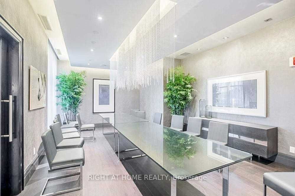 65 Speers Rd 203
