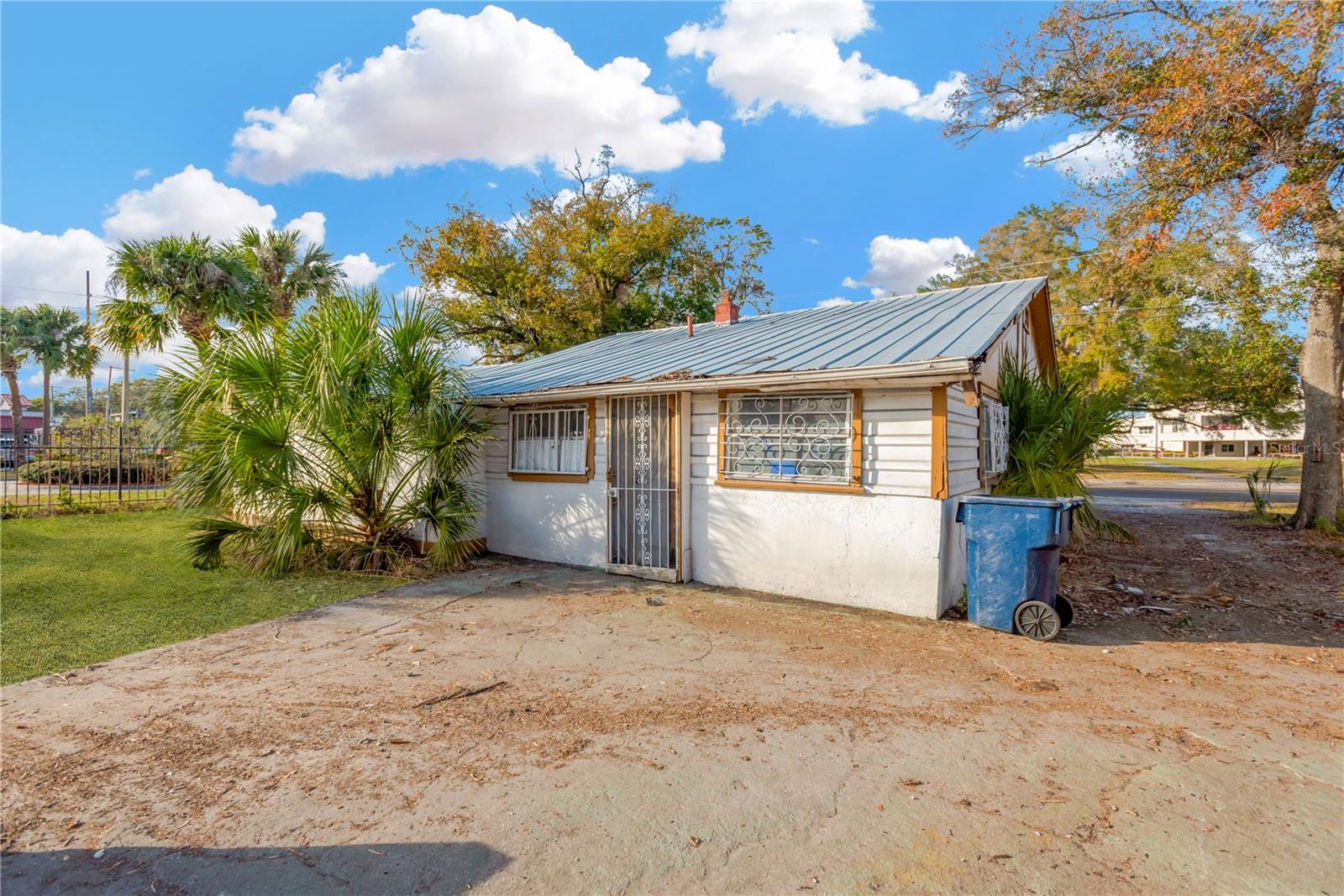 2303 E Osborne Avenue