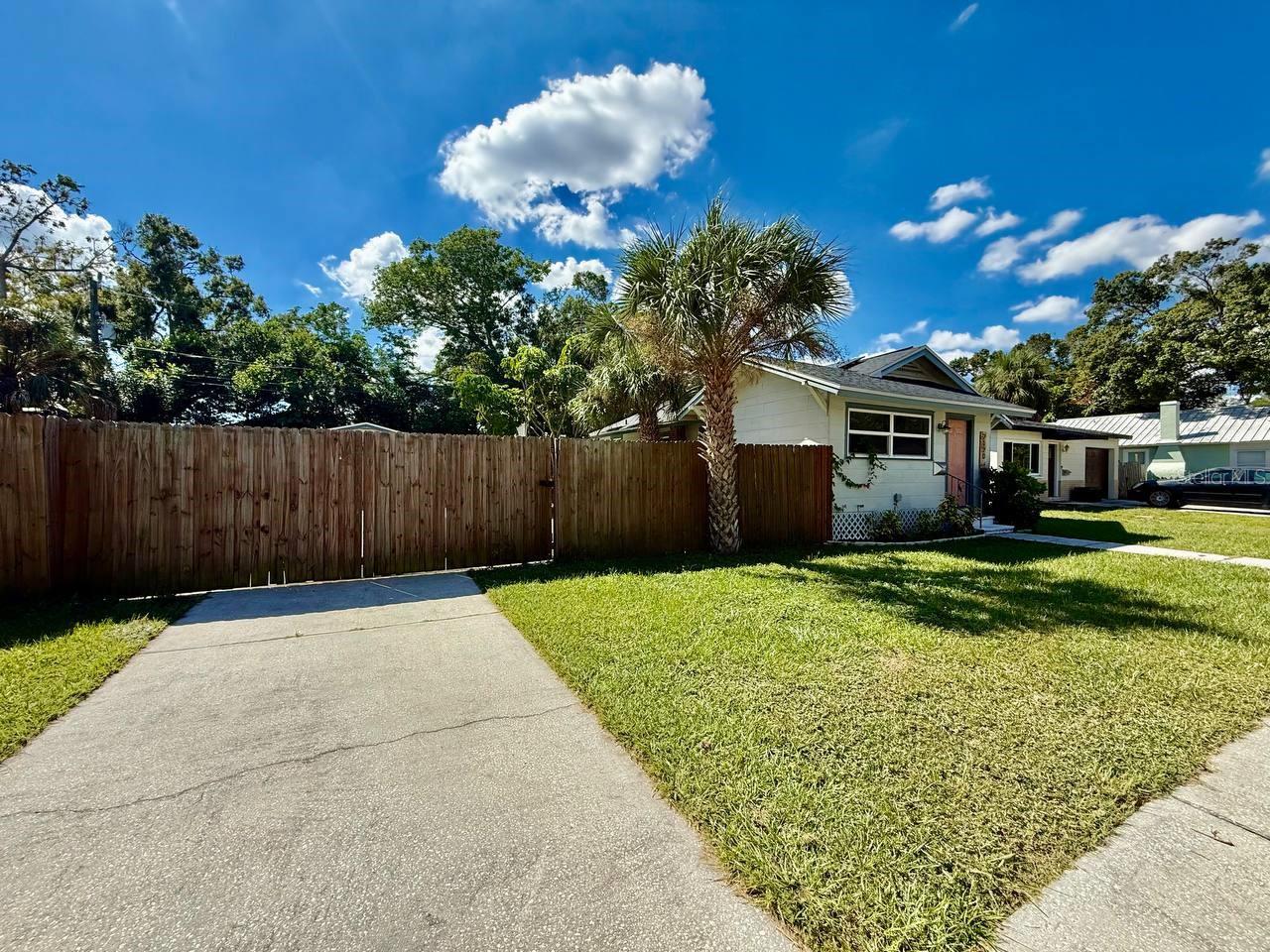 2120 46th Av N