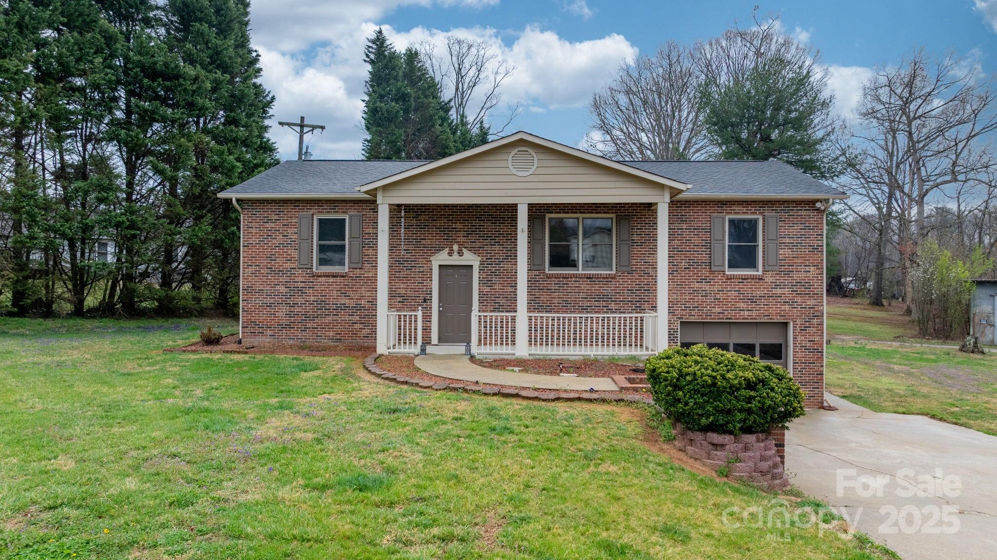 2711 Jordan Place
