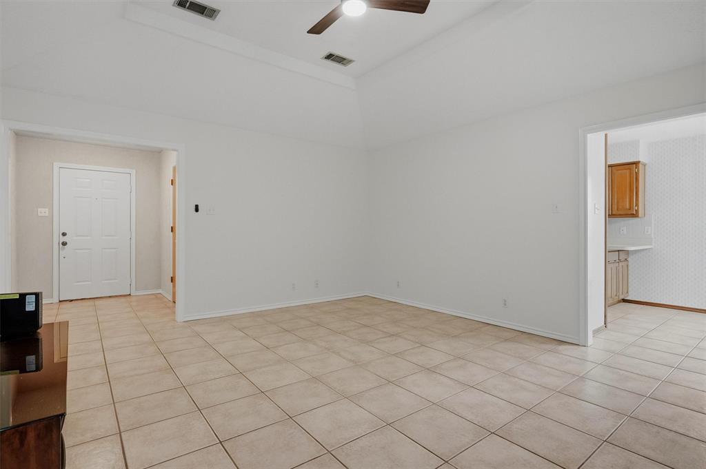 742 S Valentine Drive