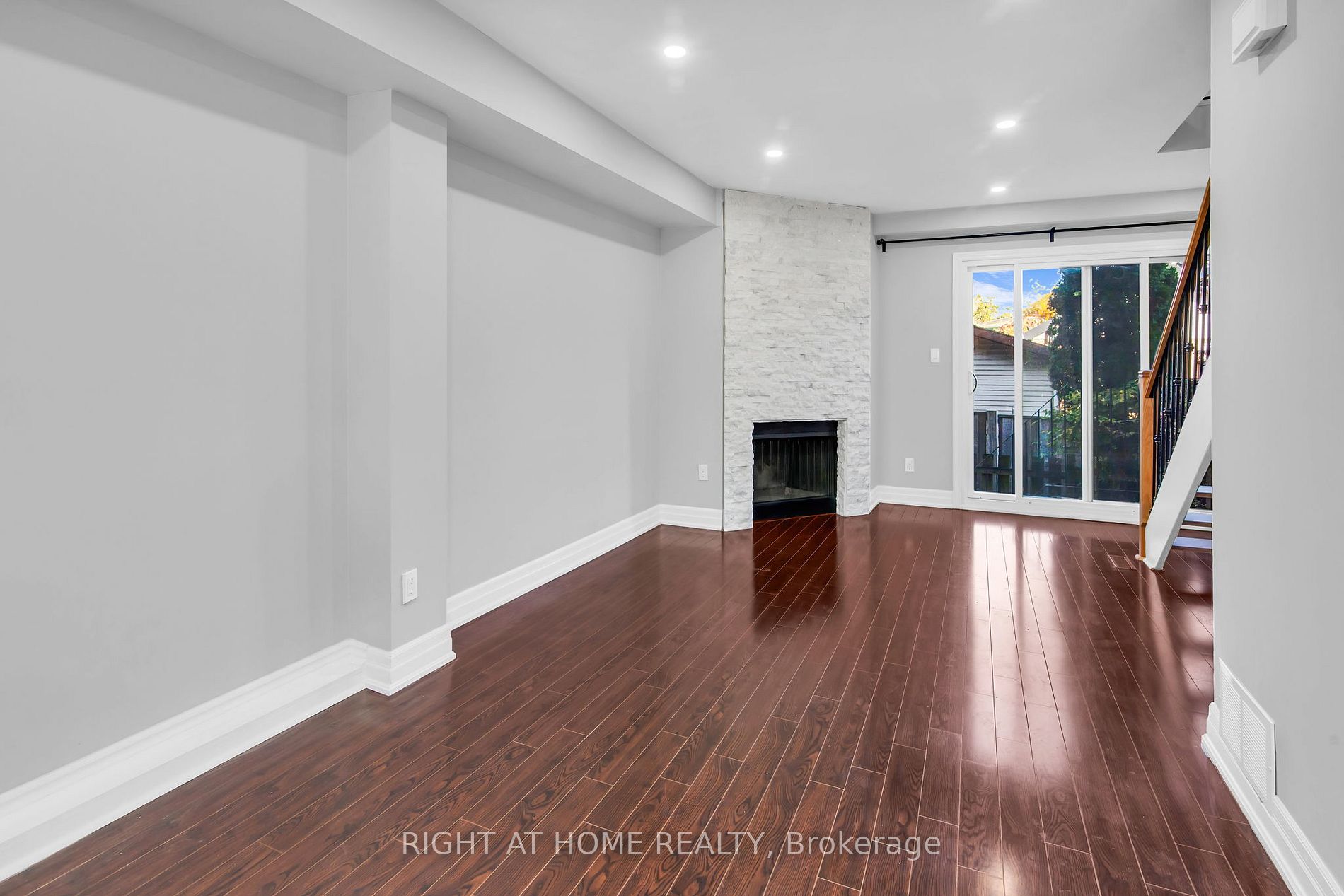 2716 E St Clair Ave 13