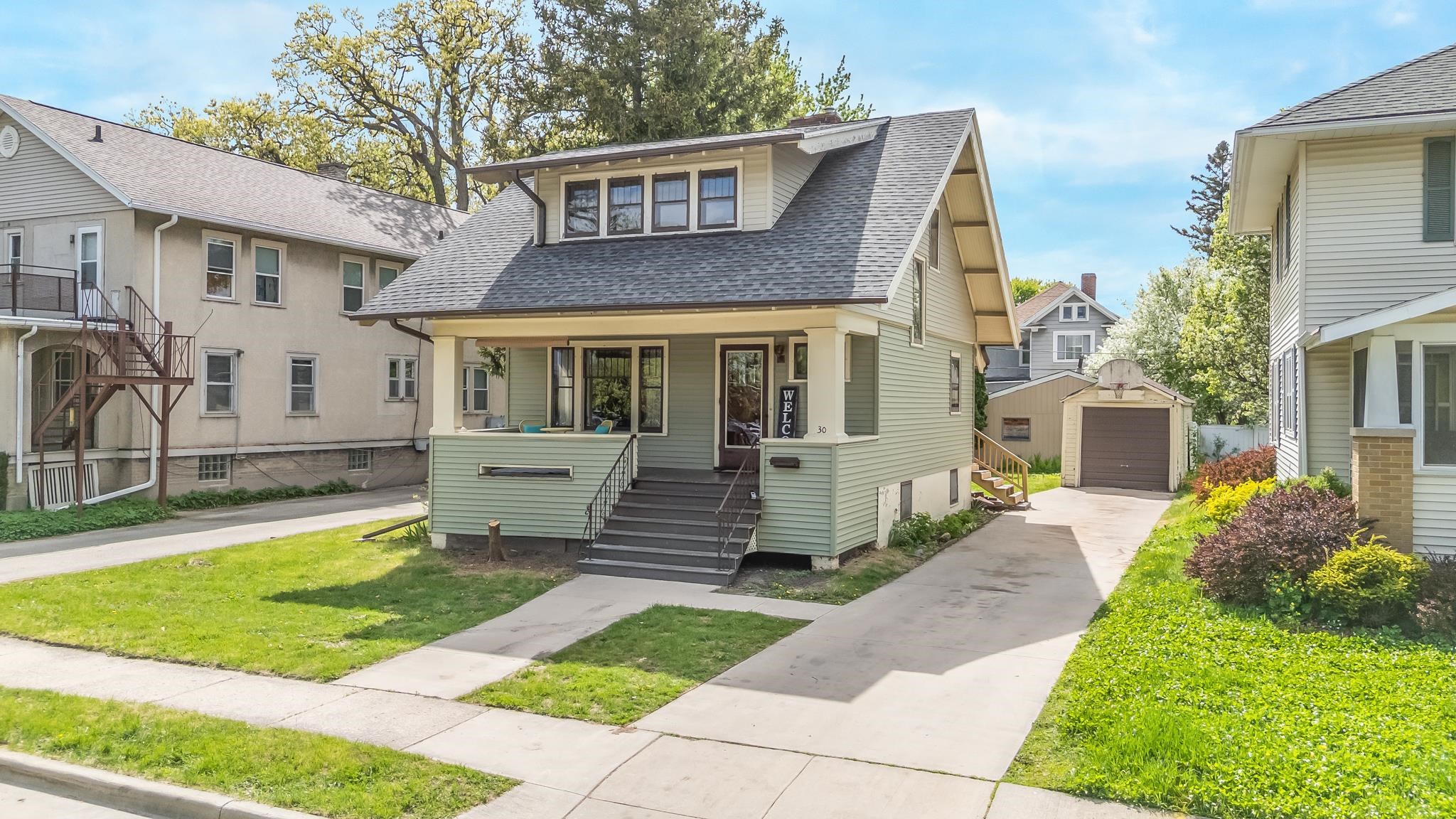 30 Oaklawn Avenue