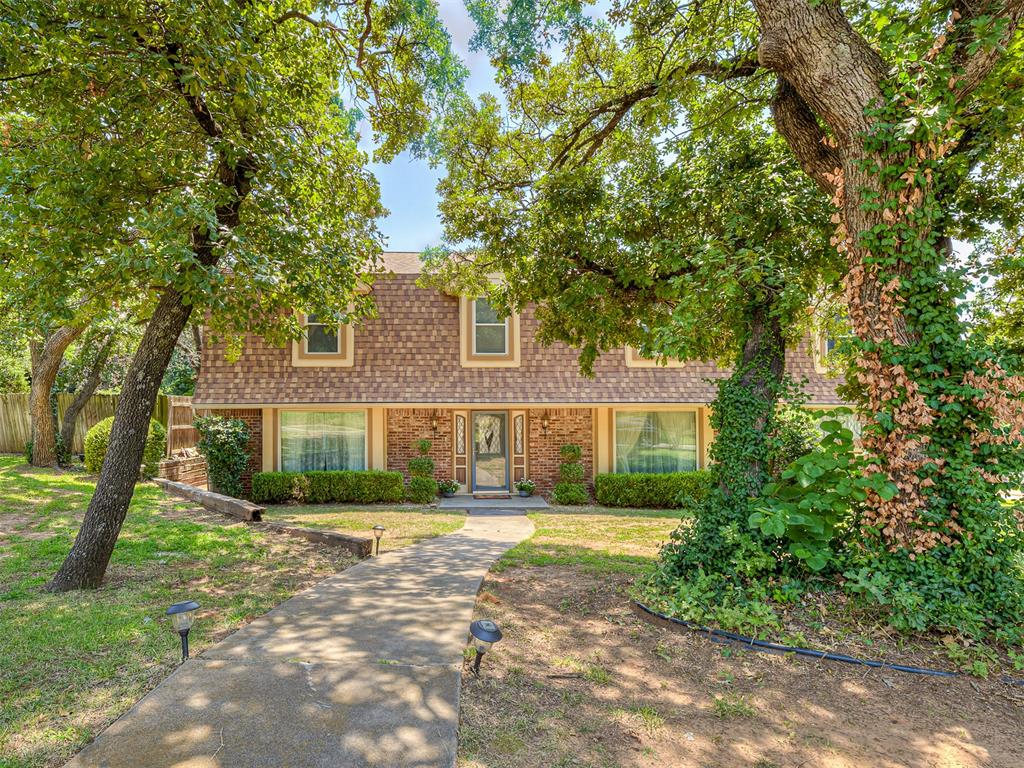 `SPACE at a great price! Great flow in this well built, concrete home. Entertaining spaces, great den, big eat-in kitchen, upstairs bonus room and relaxing deck by the pool. This home is waiting for you to make it  your home! Located in a fantastic neighborhood near shops, media and I-35. Come take a look, this might be the one you have been looking for!