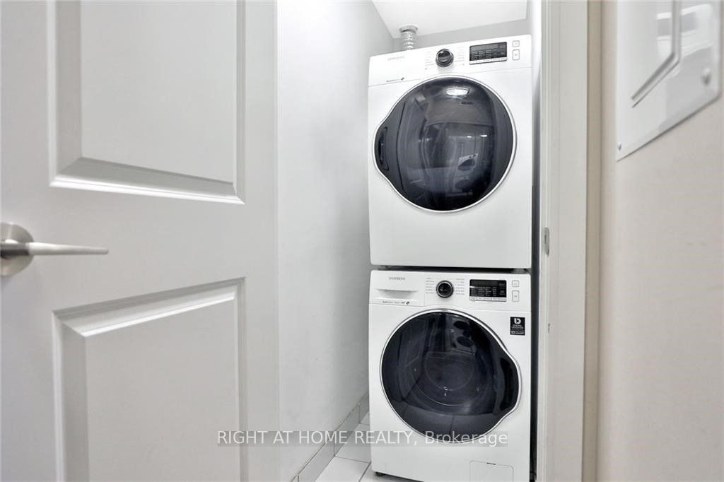 560 W Front St 417