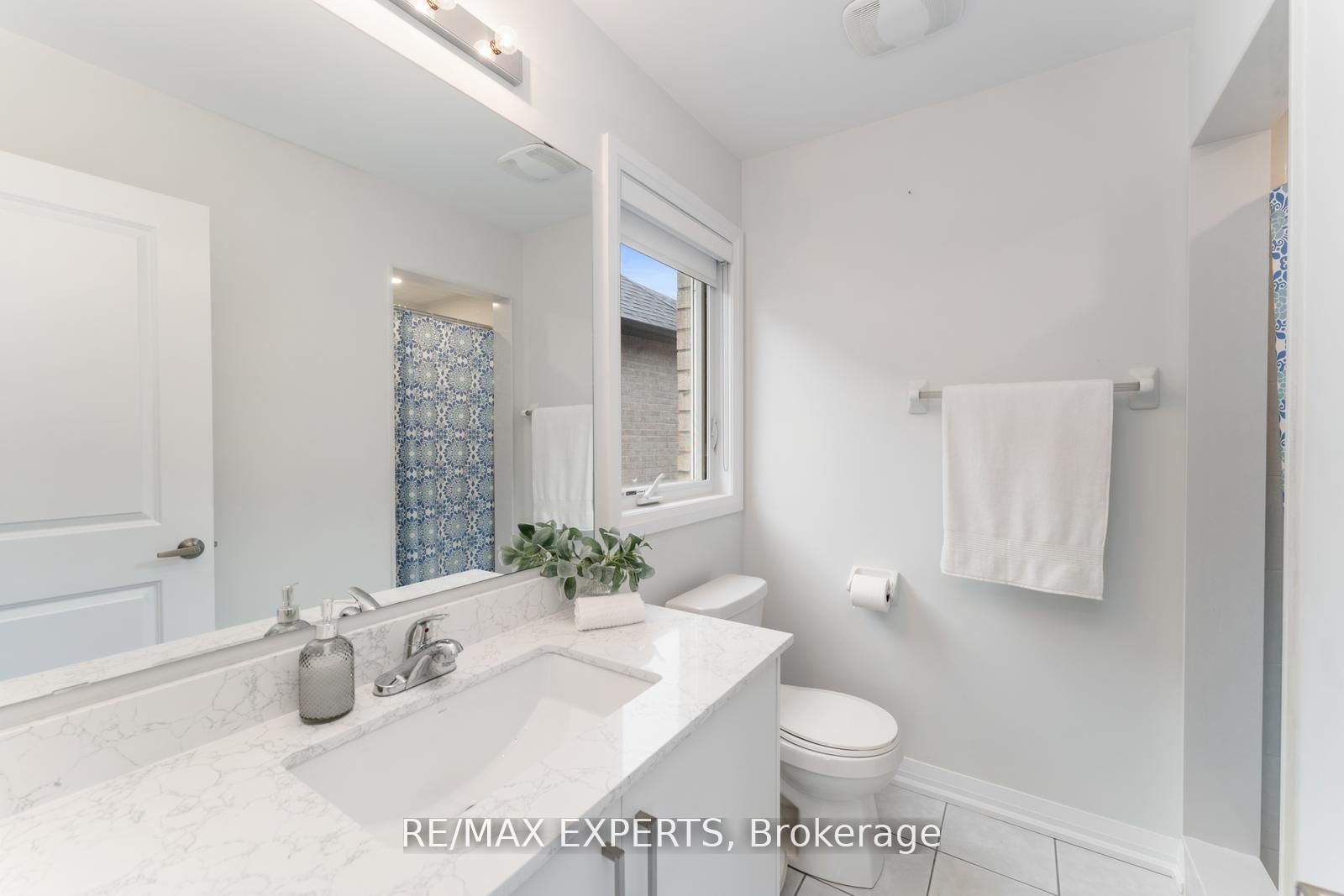 1583 Stovell Cres