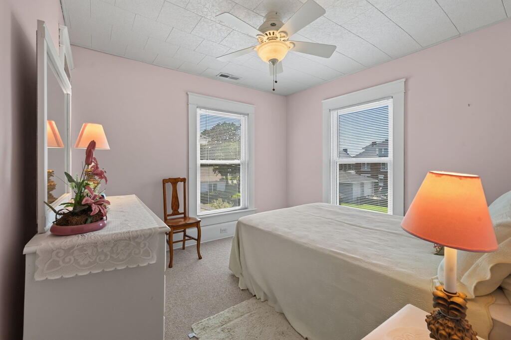 507 Harbor Ave 5