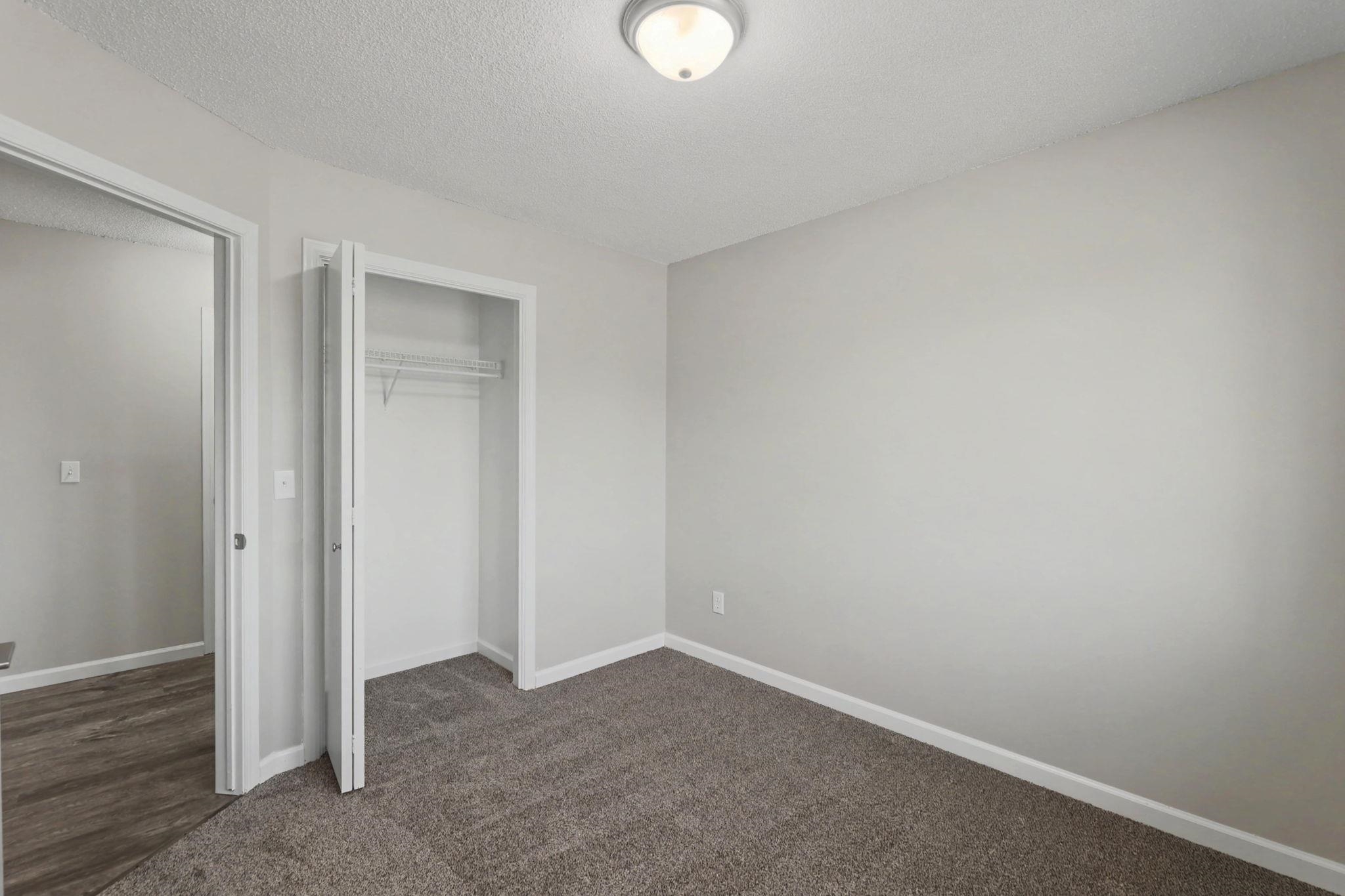 1813 N Pine Grove St