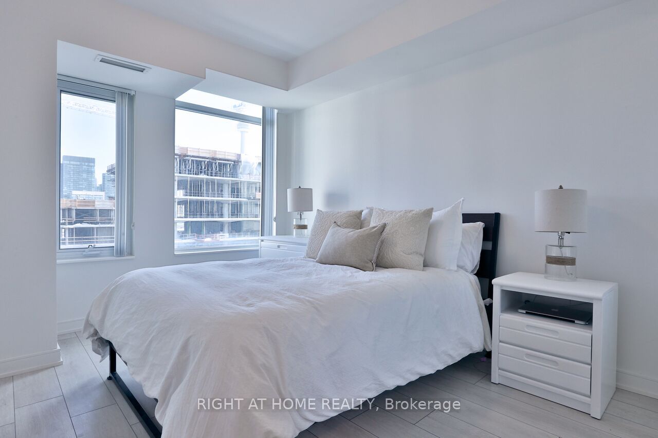 525 W Adelaide St 1622