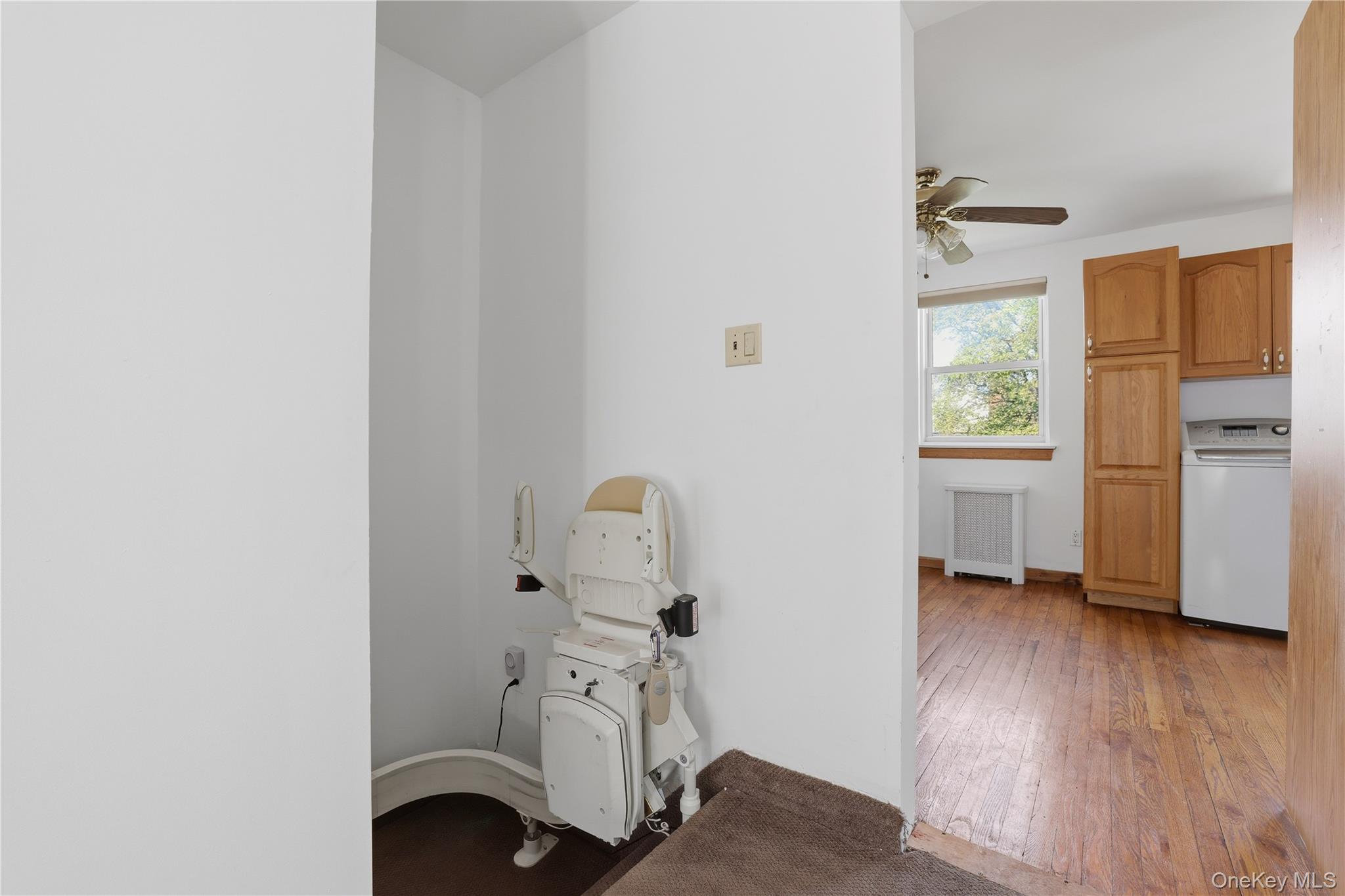 254-18 2nd Floor 75 Ave Upper
