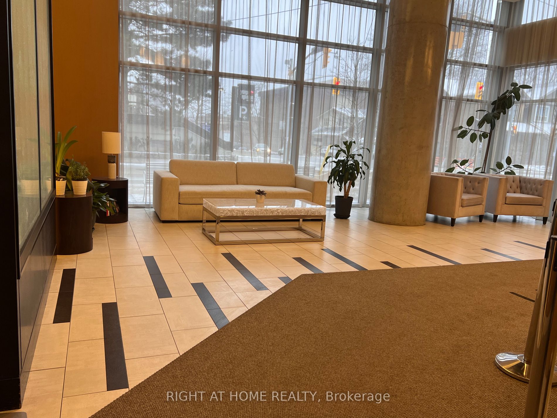 58 Orchard View Blvd 1003