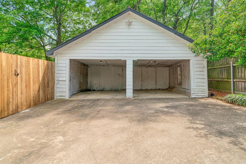 2240 Hubbard
