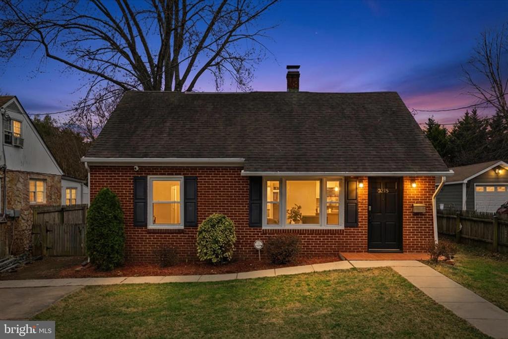 3215 Memorial Street