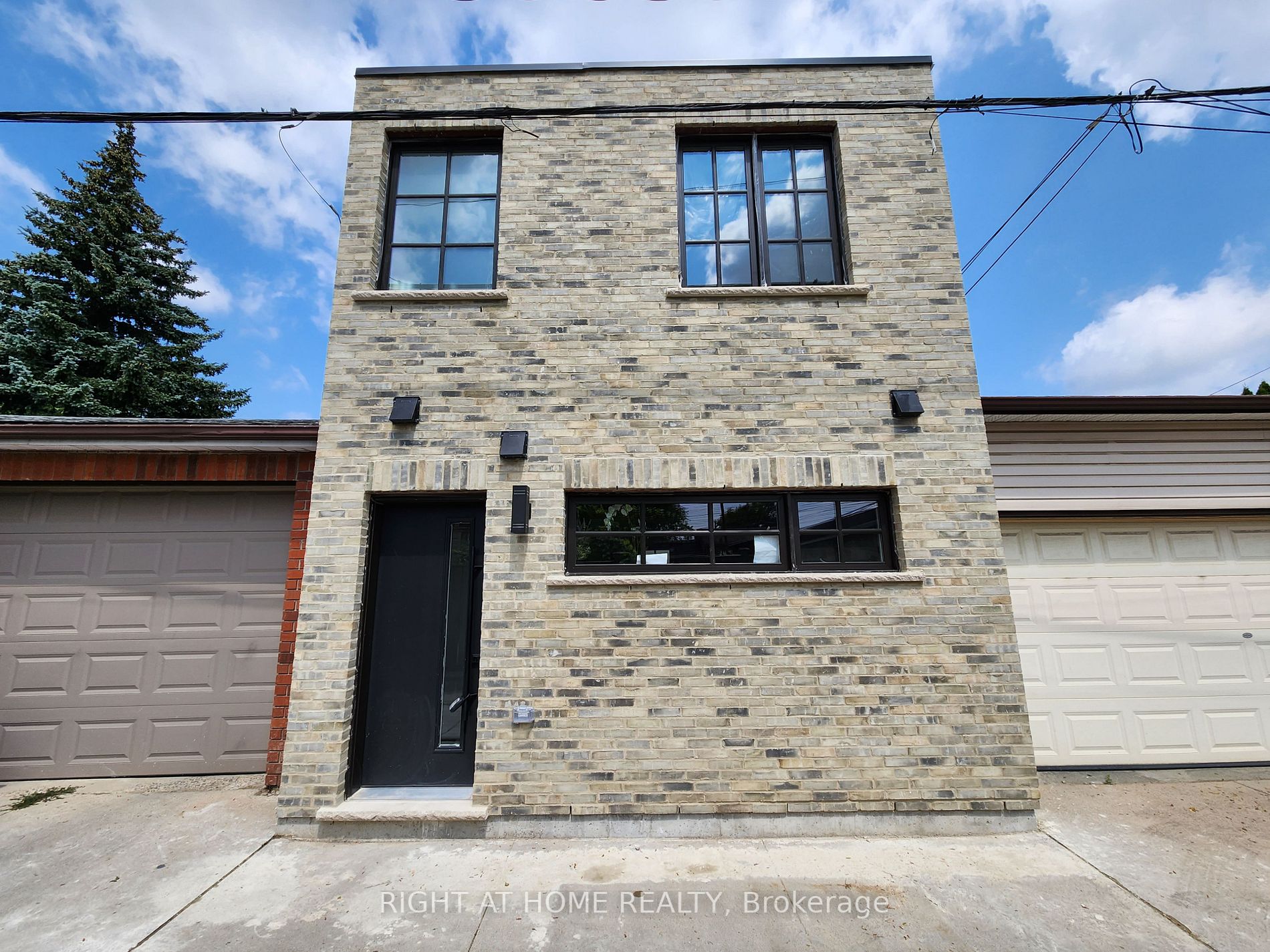 95 Hallam St Laneway