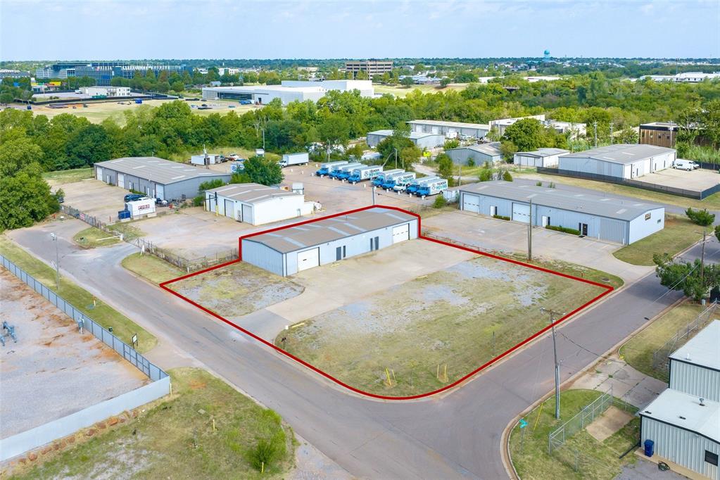 FOR LEASE ONLY! 1,900 SF industrial space available within a 3,800 SF building at 301 NW 59th St in Oklahoma City. The space features 486 SF of renovated office, one 14'x10' overhead door, and access to approximately 0.47 acres of yard space, providing a functional setup for a variety of industrial, service, or contractor users. Centrally located near the I-235/I-44 interchange, the property offers convenient access to Nichols Hills, Broadway Extension, Downtown Oklahoma City, and surrounding north OKC areas, with excellent connectivity throughout the metro.