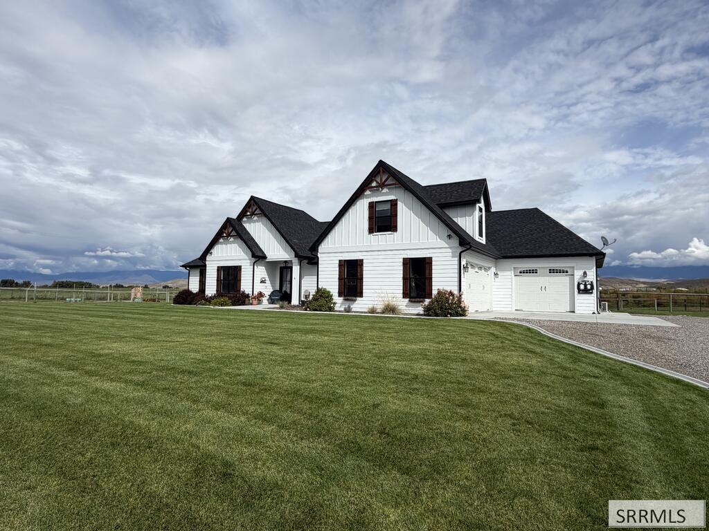 25 Northern Lights Road