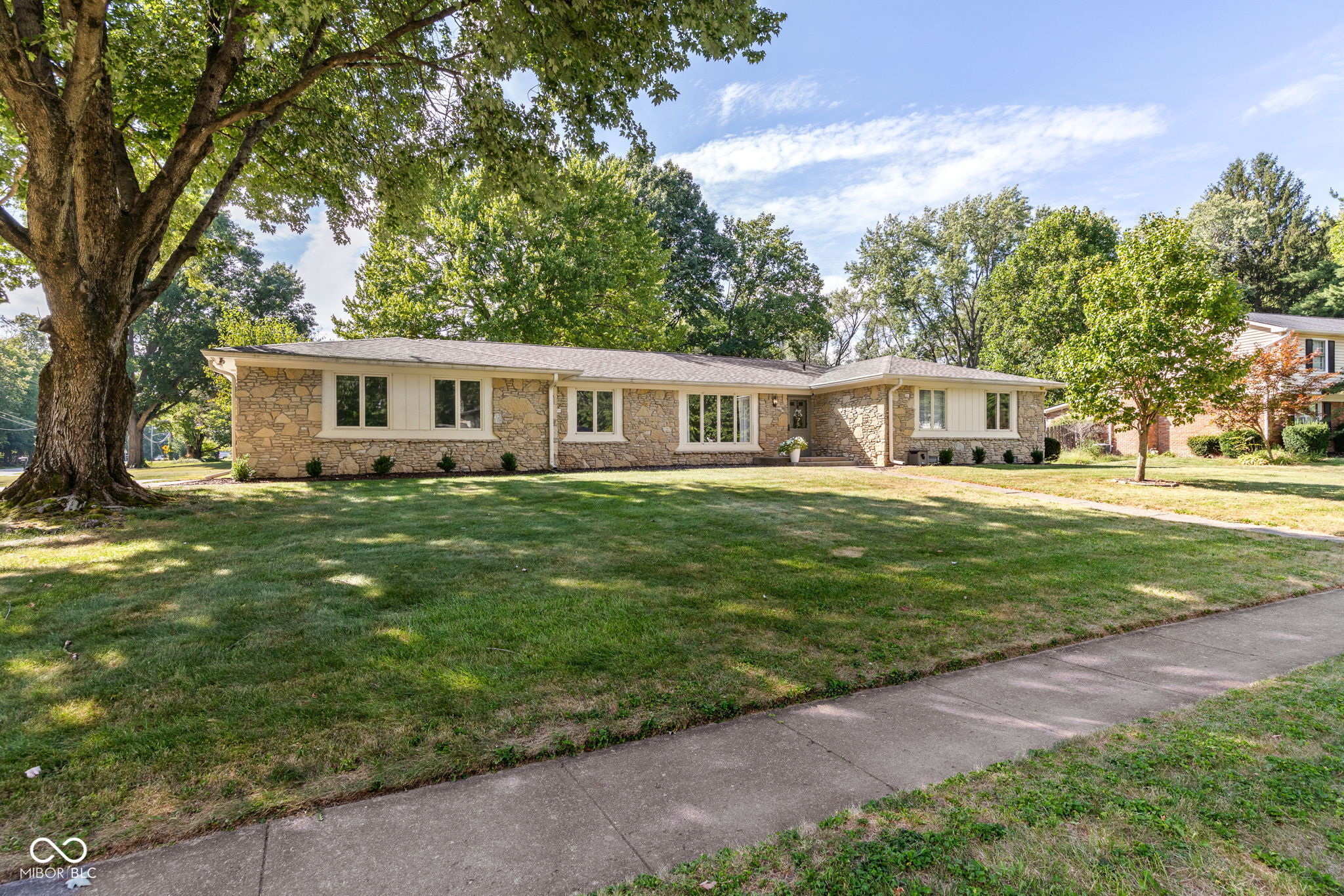 10606 E Lakeshore Drive