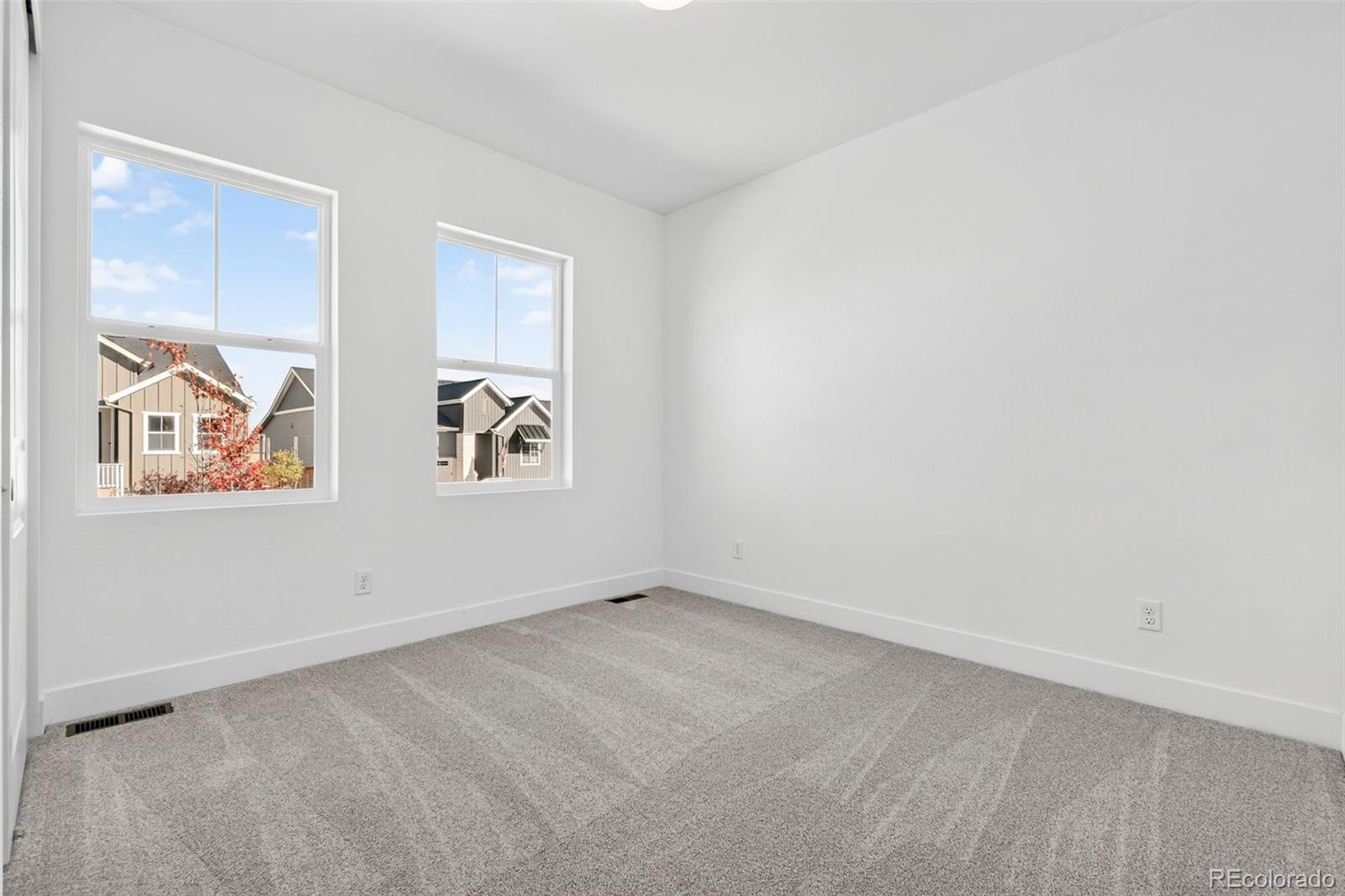 17136 W 92nd Loop