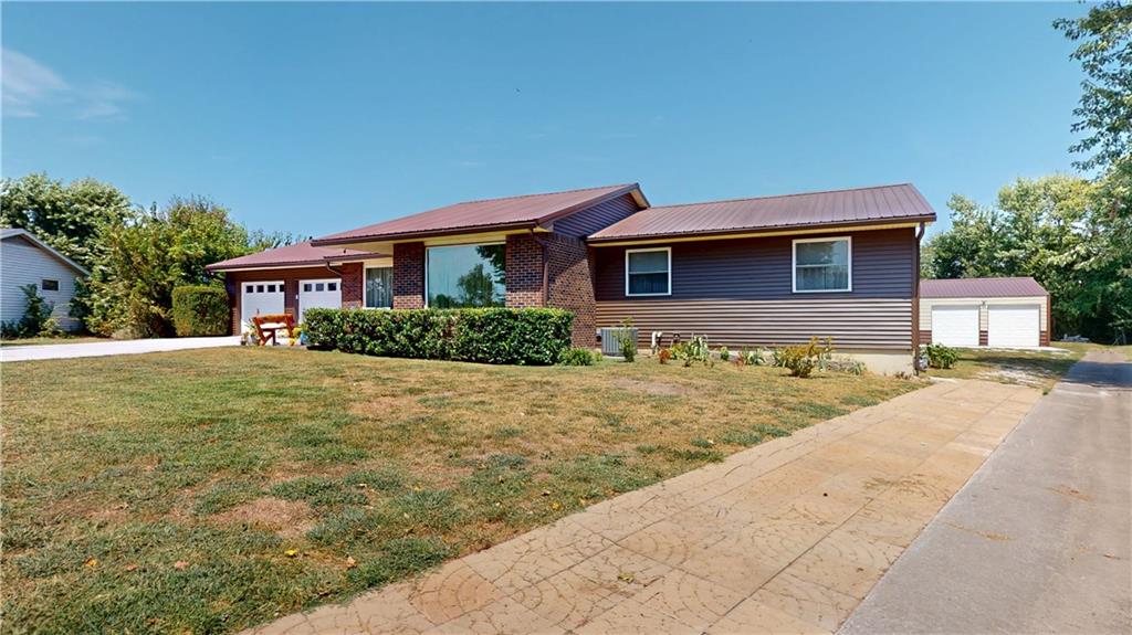 109 E Hardin Place