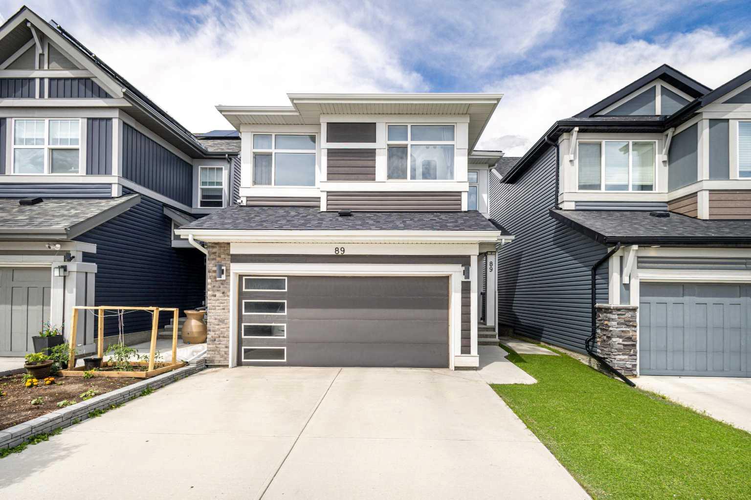 89 Howse Common NE
