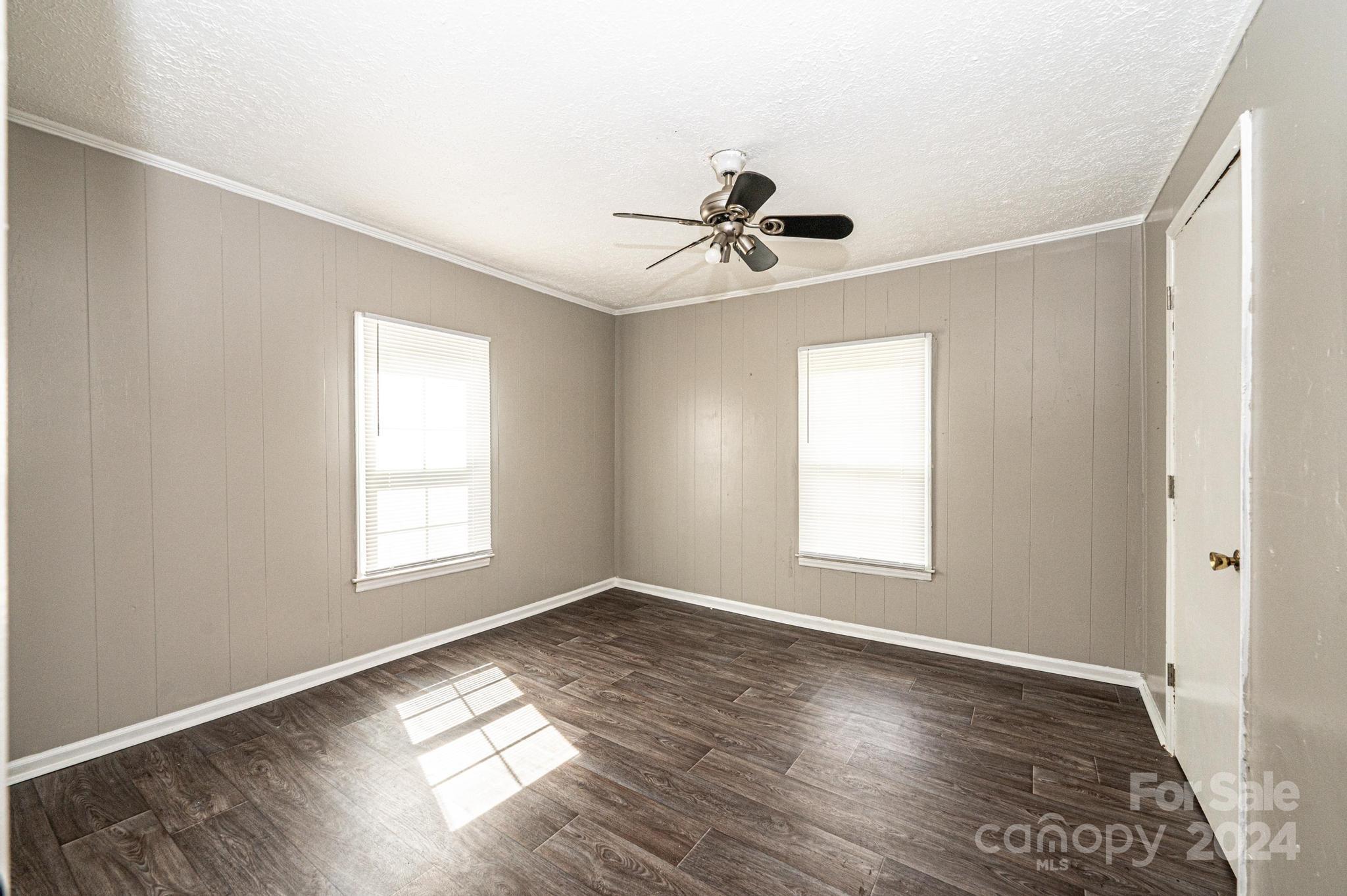 612 Center Street NW