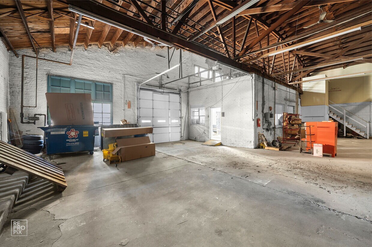 1123 W Catalpa Avenue