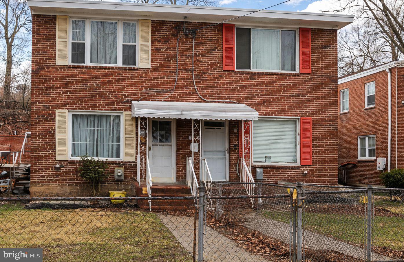 1525 Fort DuPont St SE  