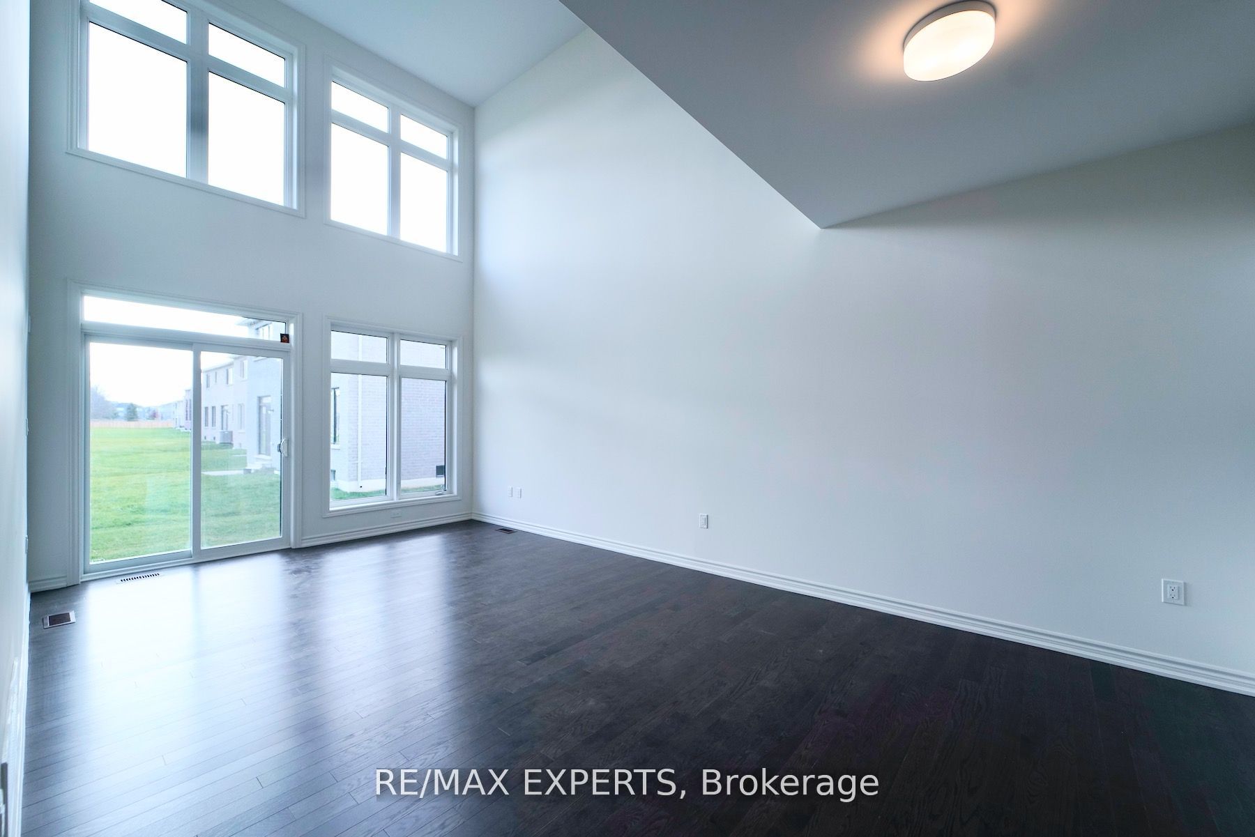 18 Mayapple St