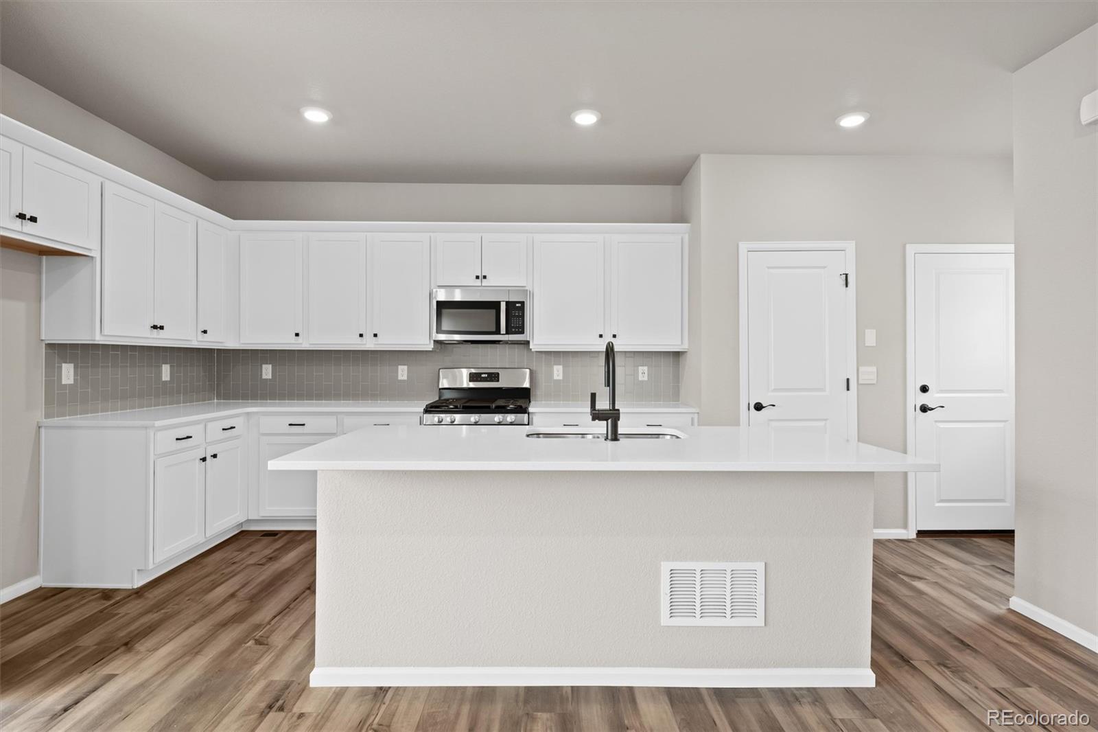 6267 N Nepal Court