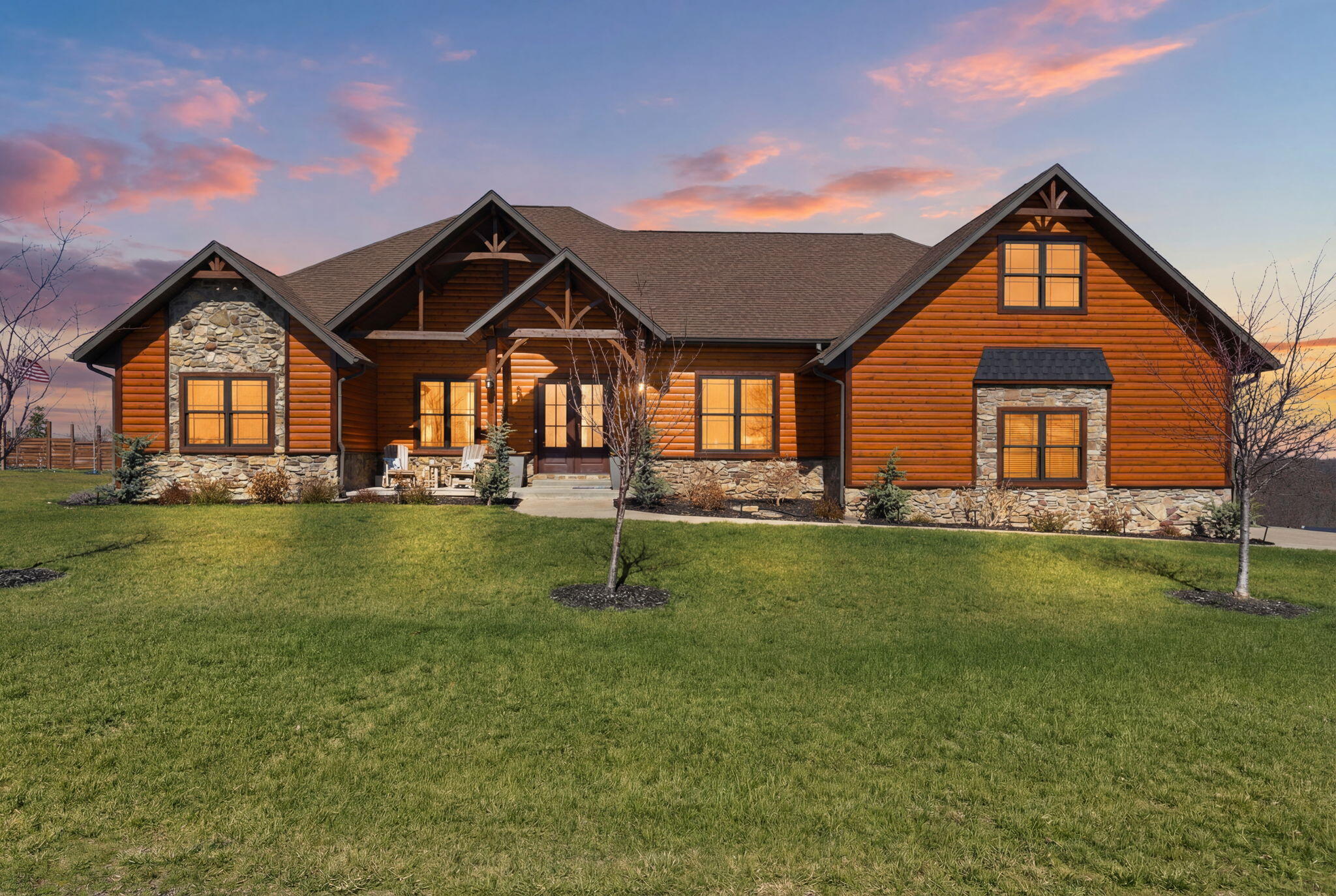 815 Forest View