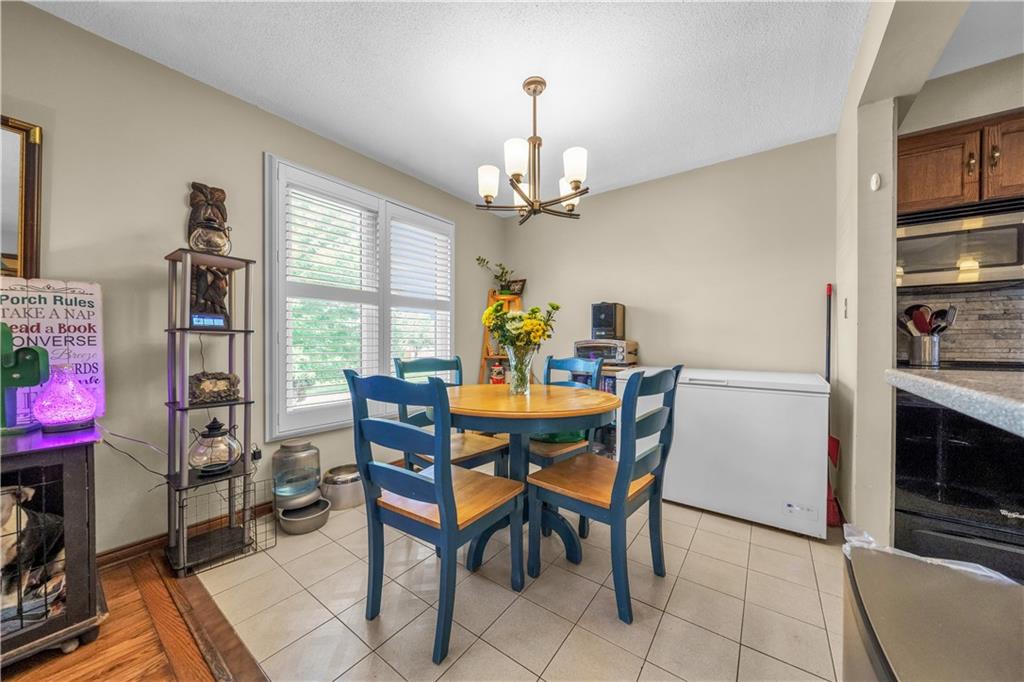 3929 Vineyard Crescent