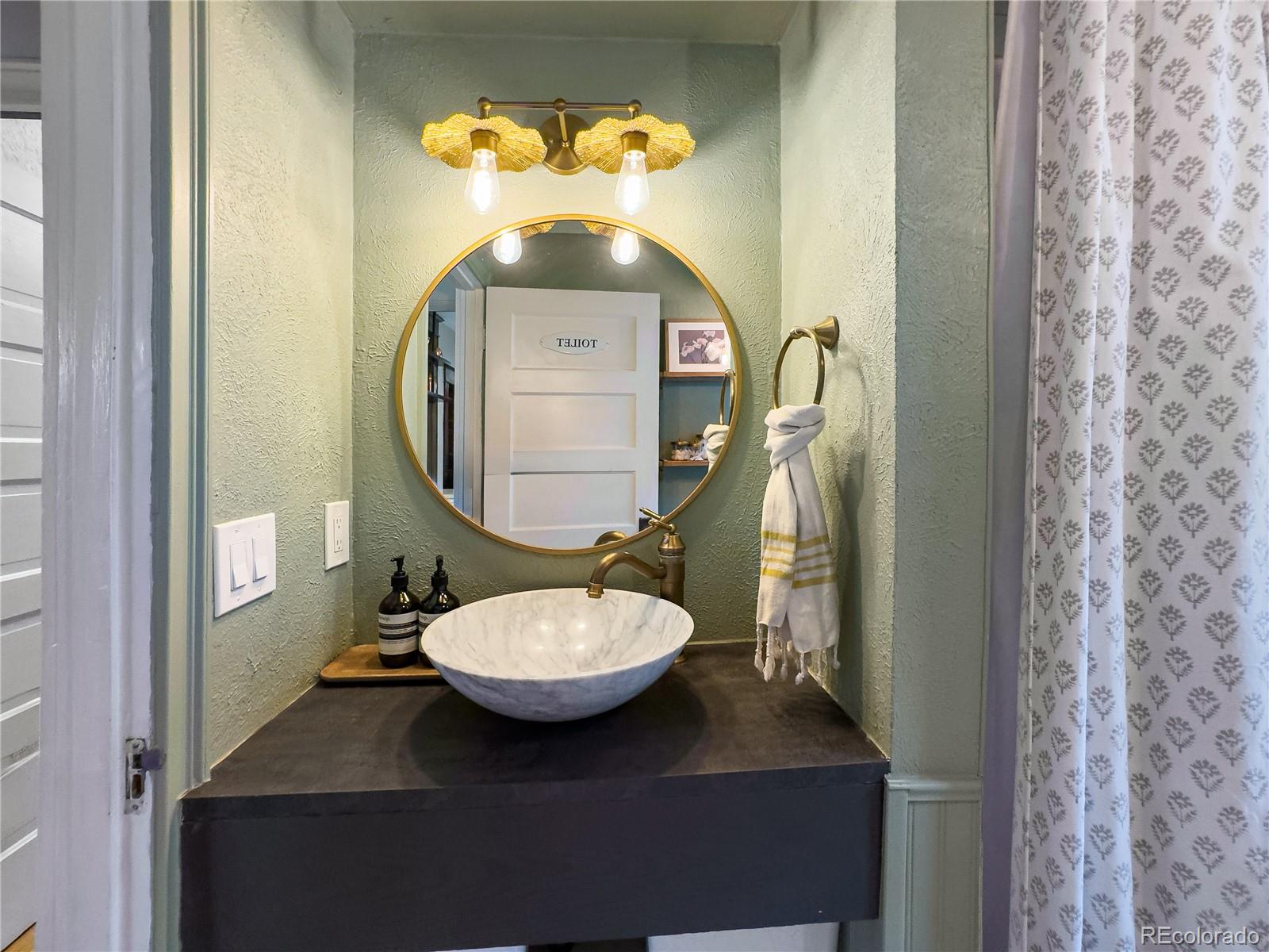 2088 S Pennsylvania Street