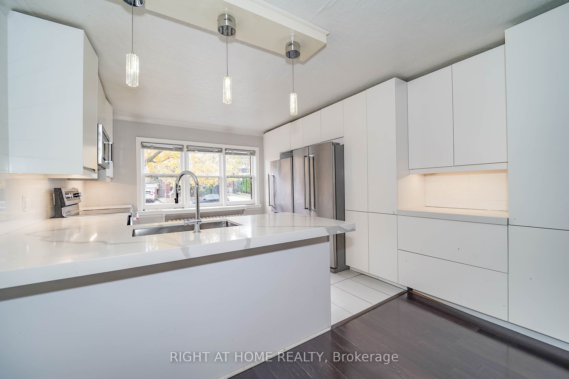 84 Glenvale Blvd